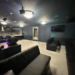 City Ctr Dj Party Apartment - Ibiza Suite